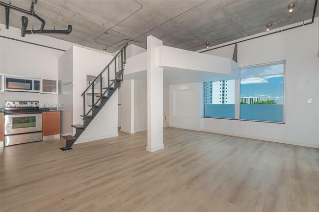 Photo - 10 SW South River Dr Condo Unit 607