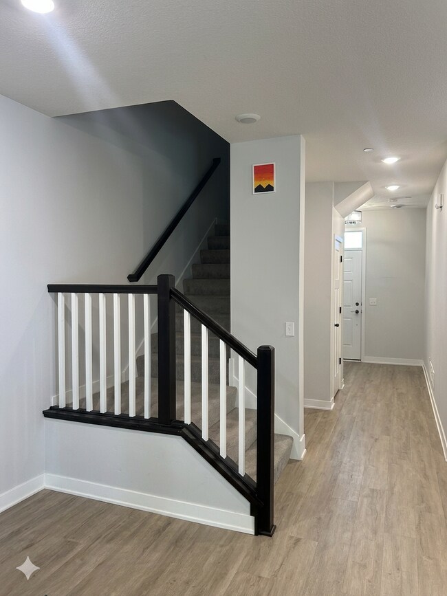 Photo - 7023 181st St W