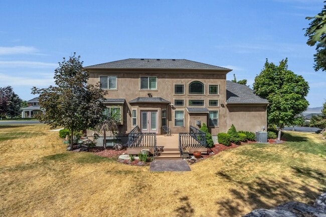 Photo - 725 Vista View Ln