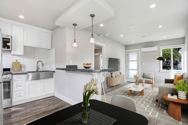 Photo - Burbank Commons