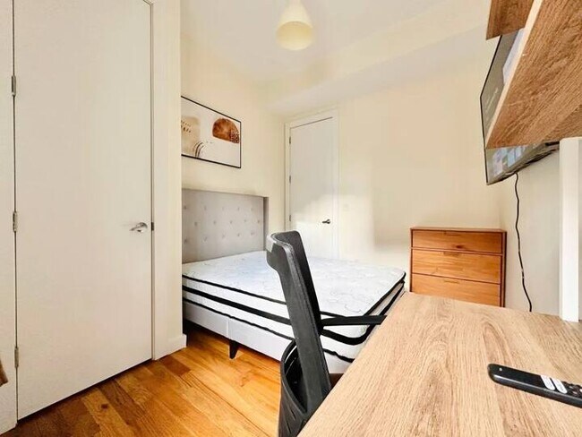 Photo - Furnished room/NOT APARTMENT Unit 1