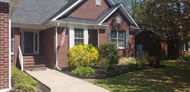 Building Photo - 4407 Treetops Cir