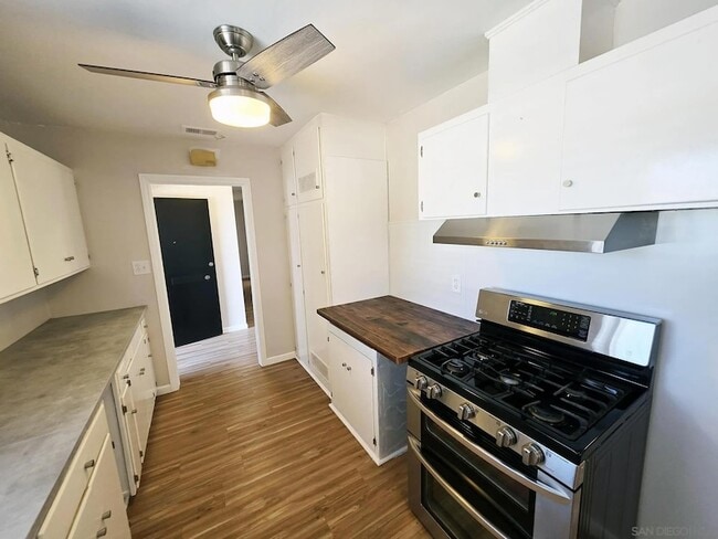 Photo - 2402 Meadow Lark Dr