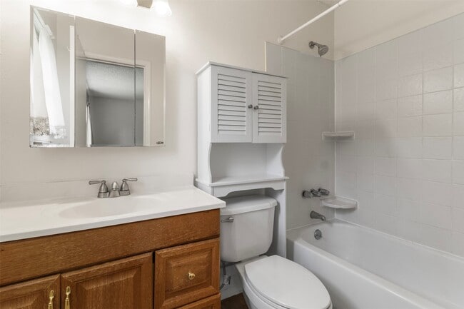 Photo - 16319 Pitch Pine Dr
