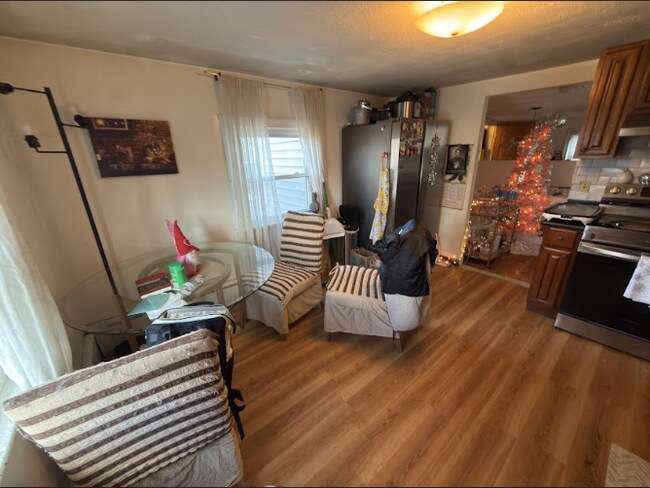 Building Photo - 26 Greylock Rd Unit 3B