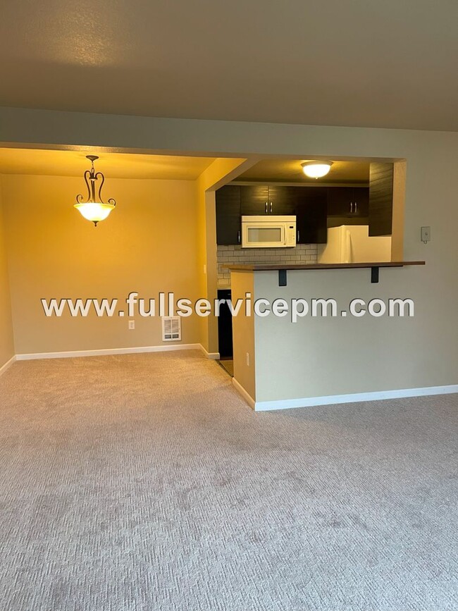 Photo - Great Find!!Spacious, condo w/ master Unit A302