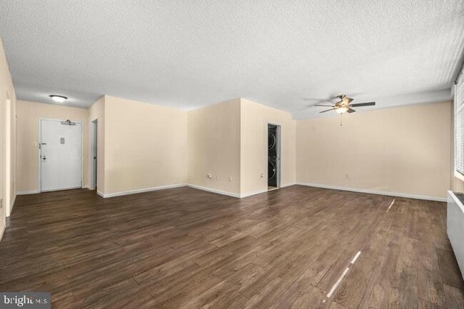 Building Photo - 3701 S George Mason Dr Unit 304N