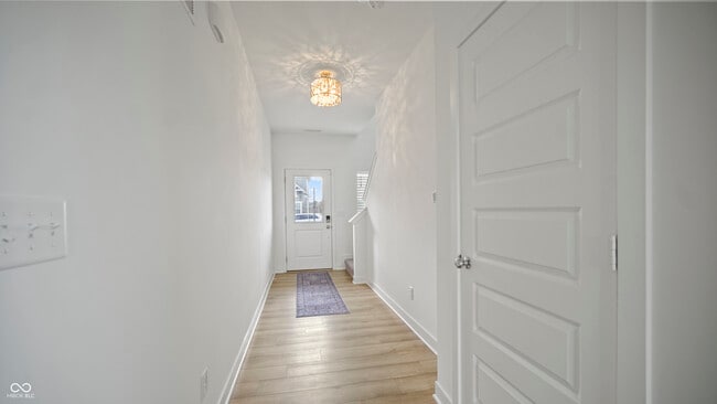 Photo - 17301 Barnes St