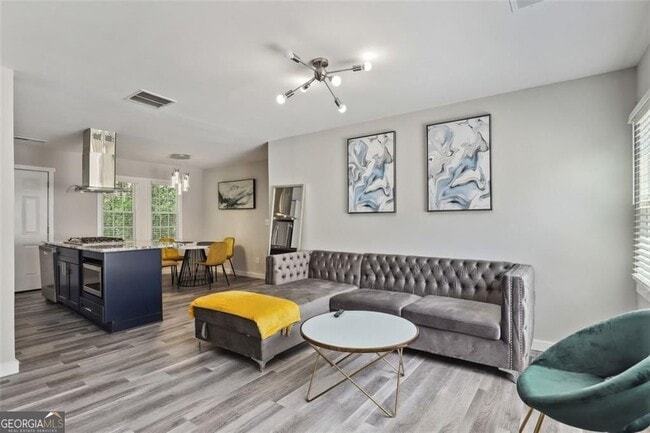 Photo - 1561 Pontiac Pl SE