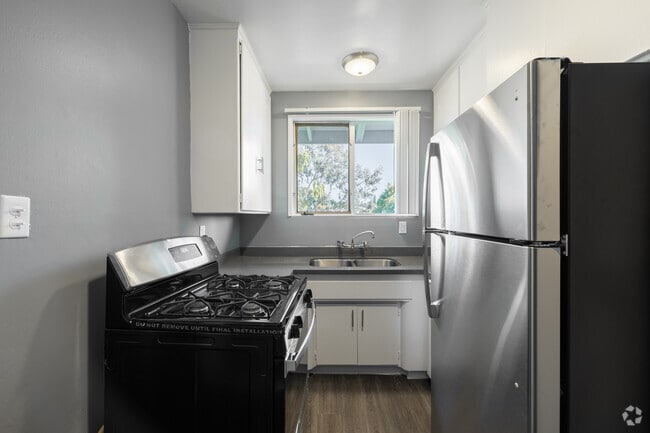 2BR, 1BA - 775SF - Verdugo Mesa