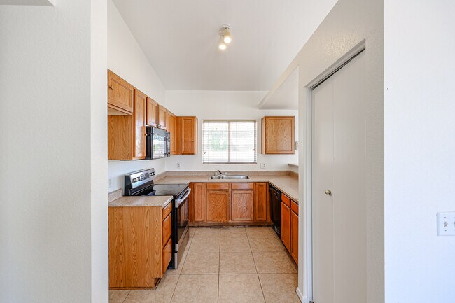 Photo - 1850 N 84th Ln