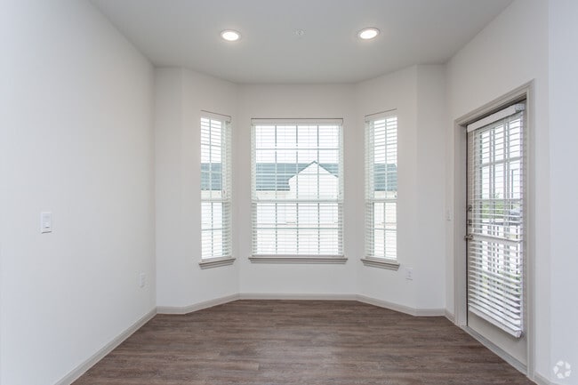 1 Br, Dining Room