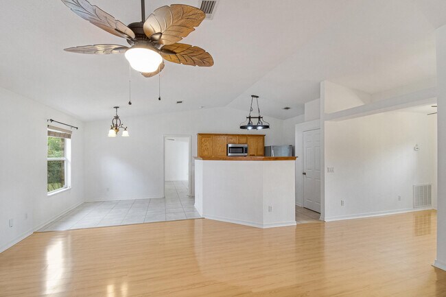 Photo - 6530 Longview St