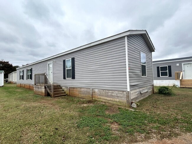 Building Photo - 575 Payne Creek