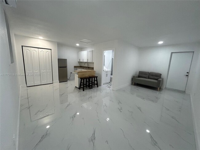 Photo - 670X SW 28th Terrace House