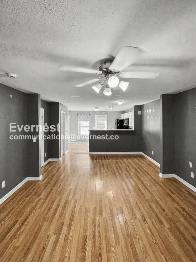 Photo - 142 Oak Valley Cir