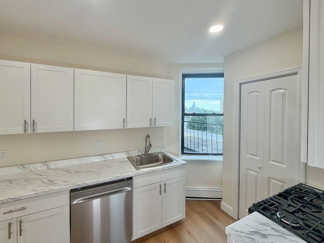 Photo - 327 8th St Unit 7