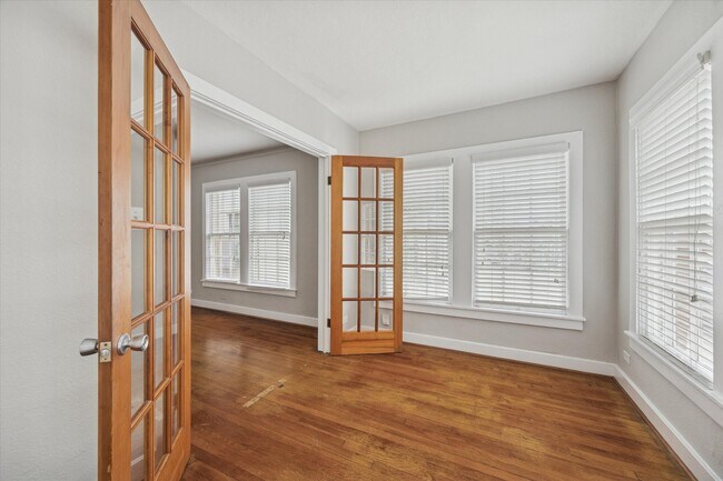 Photo - 1810 W Alabama St Unit 1