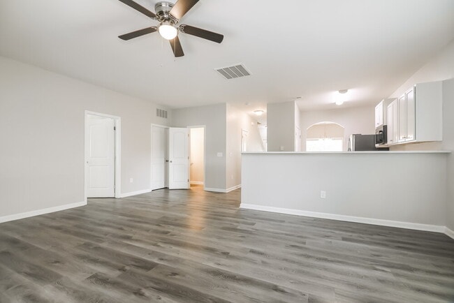 Photo - 1308 Hosmer Ct