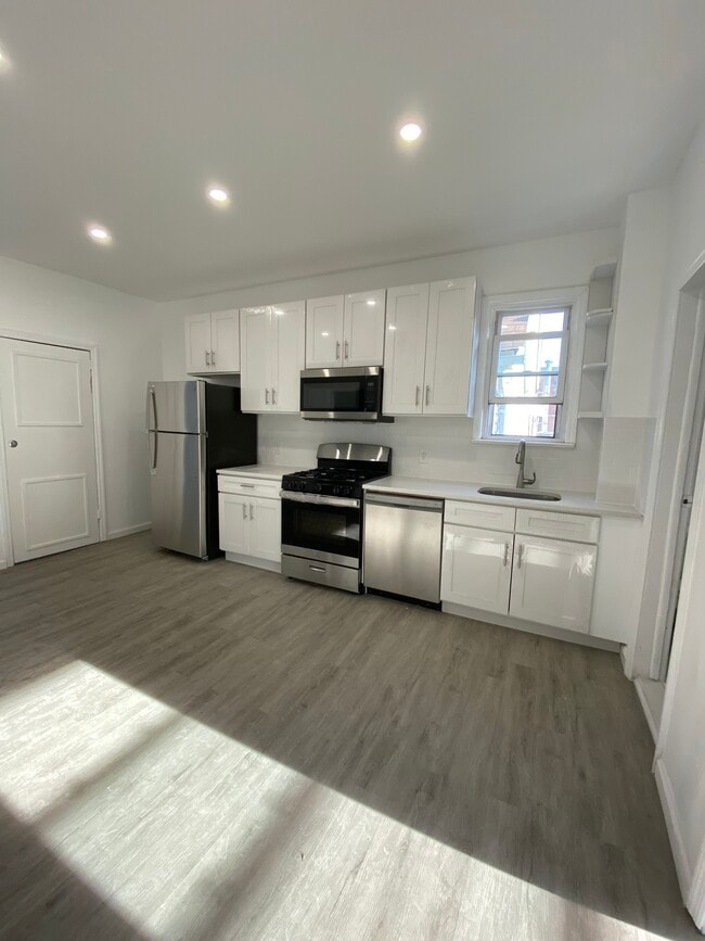 Photo - 420 John St Apartments Unit 2
