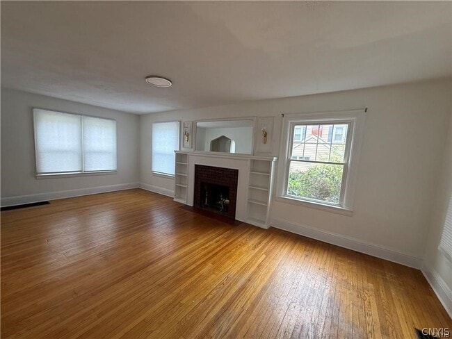 Photo - 221 Thompson Blvd