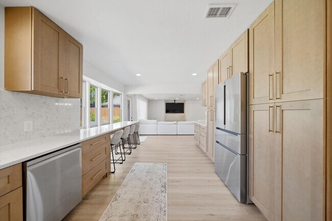 Photo - 5610 Court of Lions St