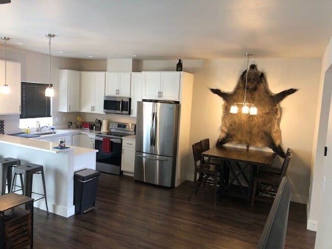 Newly Constructed 3 Bedroom Home in Manhat... - Newly Constructed 3 Bedroom Home in Manhat...