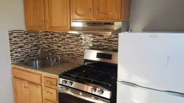 Building Photo - 135 Davenport Ave Unit # 2