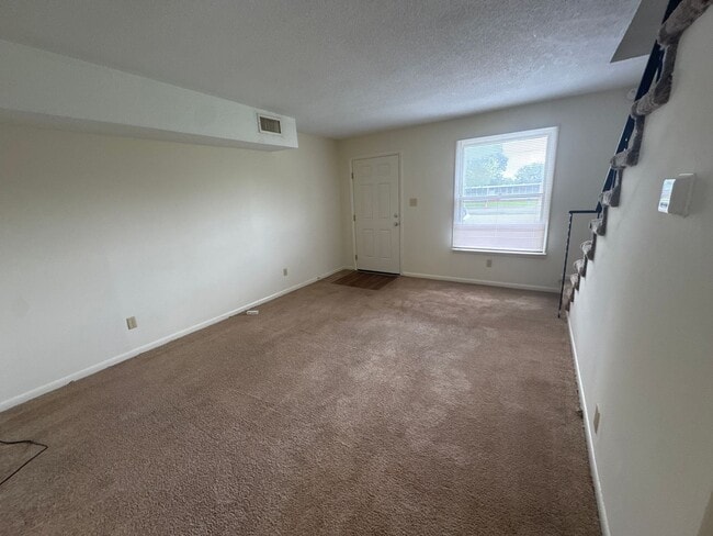 Photo - 523A Dawson Ln