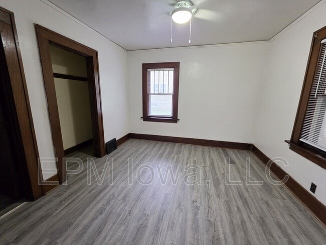 221 Pearl St