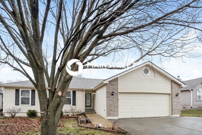 4 Bedroom Pet-Friendly Home in Kearney, MO with Main Street Renewal