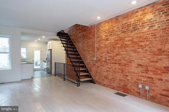 Photo - 1252 N Hollywood St House