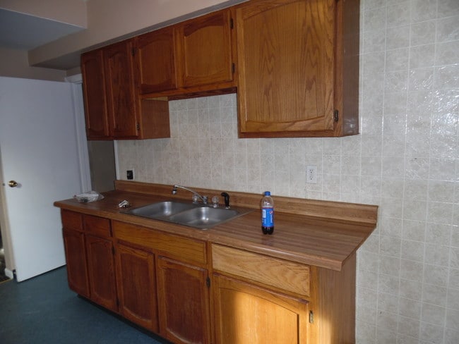 Kitchen - 2024 Lay St