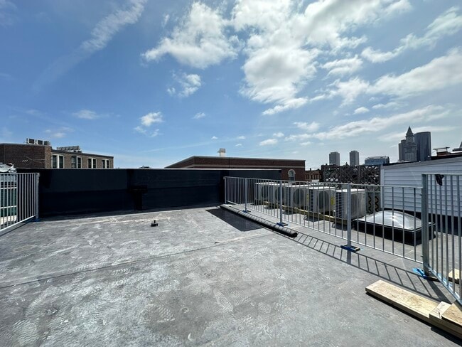 Photo - 50 N Margin St