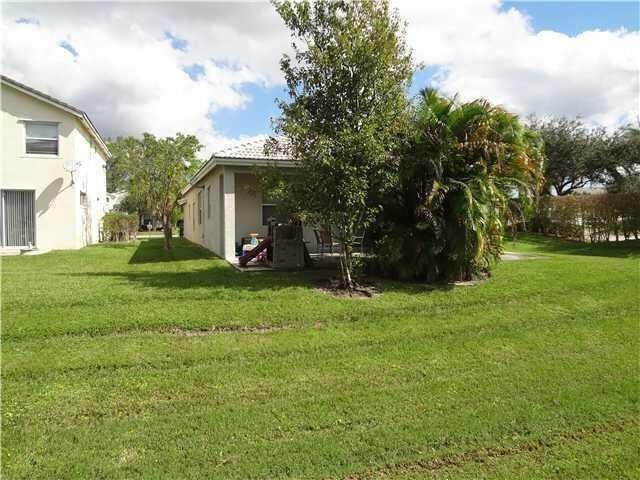 Photo - 7953 NW 70th Ave