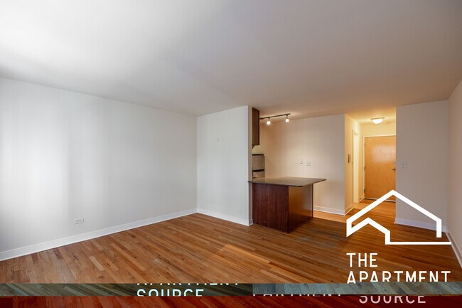 Photo - 628 W Wrightwood Ave Unit 305