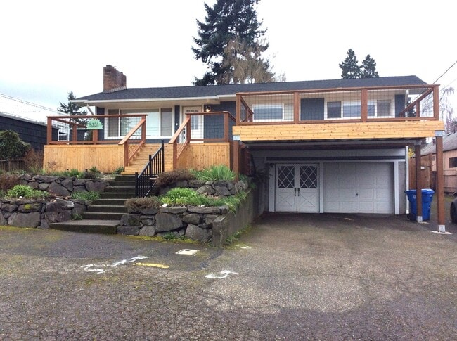 Building Photo - Browns Point Beauty! Spacious 2BDRM/1.75 BATH Home with Partial View of the Sound!