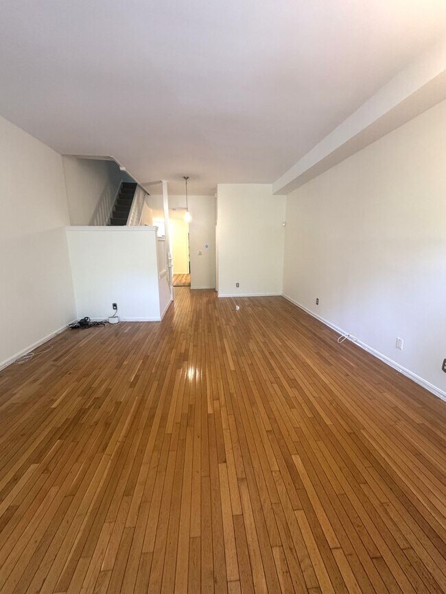 Photo - 3BR/1.5BA Historic Townhouse in the Heart of Shaw with Parking