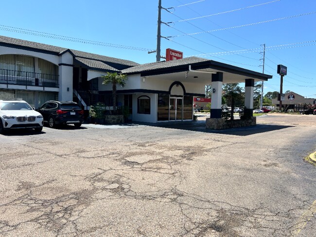 Photo - 3602 N State Line Ave