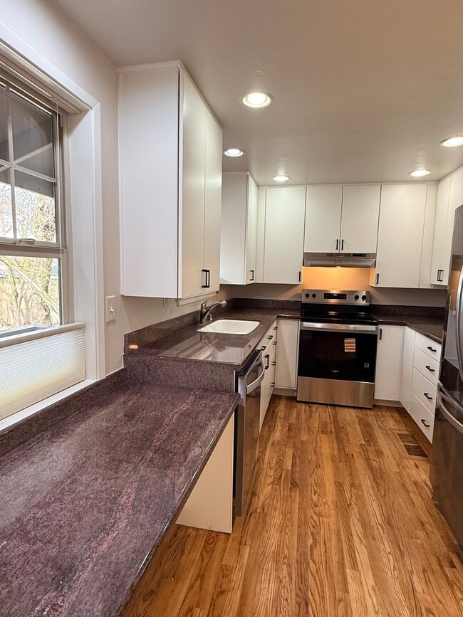 Photo - 200 Oregon Terrace