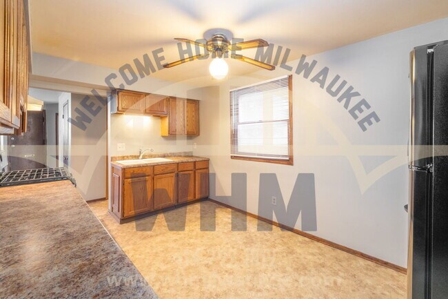 Photo - 2645 S Kinnickinnic Ave