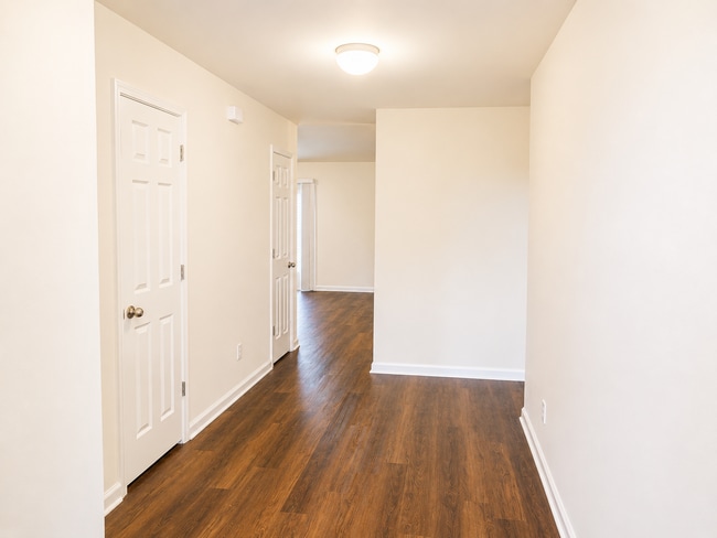 Photo - 24 Miller Park Cir