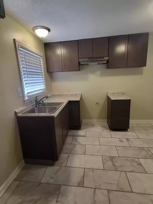 305 Damone Ave