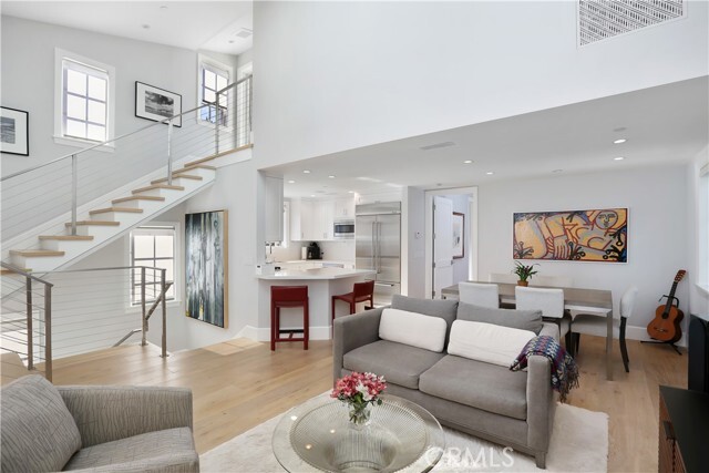 Photo - 715 Marigold Ave