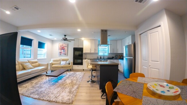 Photo - 10326 Meadow Lake Ln