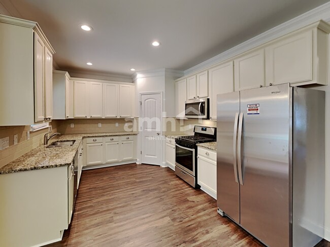 Photo - 514 Crestmont Ln