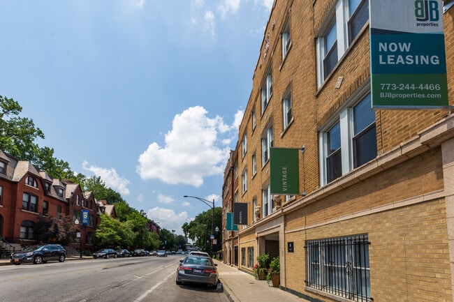 828 W. Fullerton - 828 W. Fullerton Apartments