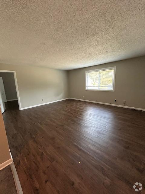 Building Photo - 2010 Emmett Dr Rental