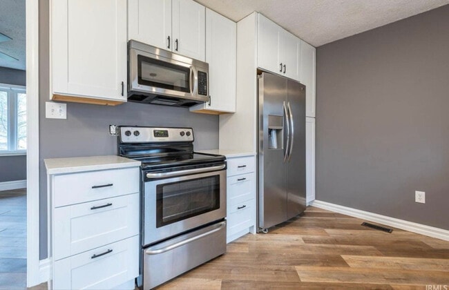 Photo - 635 Robin Dr