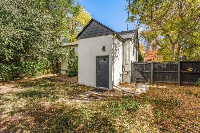 Photo - Lower Level Unit in Englewood!